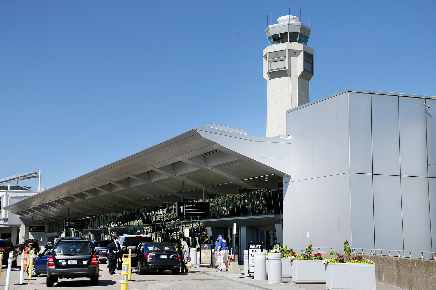 Cleveland Hopkins’ score drops as other medium airports improve in J.D. Power survey