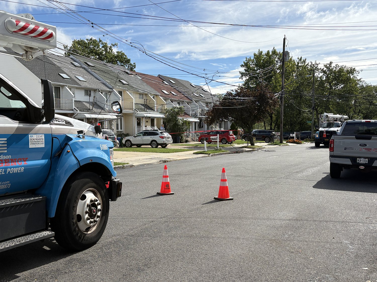 Power outage reported on Staten Island from downed wires