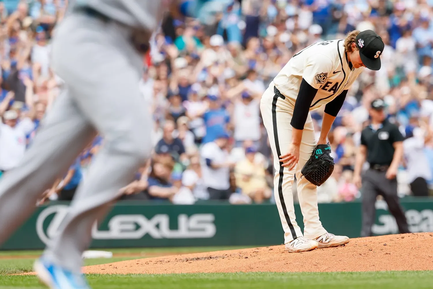 Cubs bludgeon Mariners, Bryce Miller to salvage series finale
