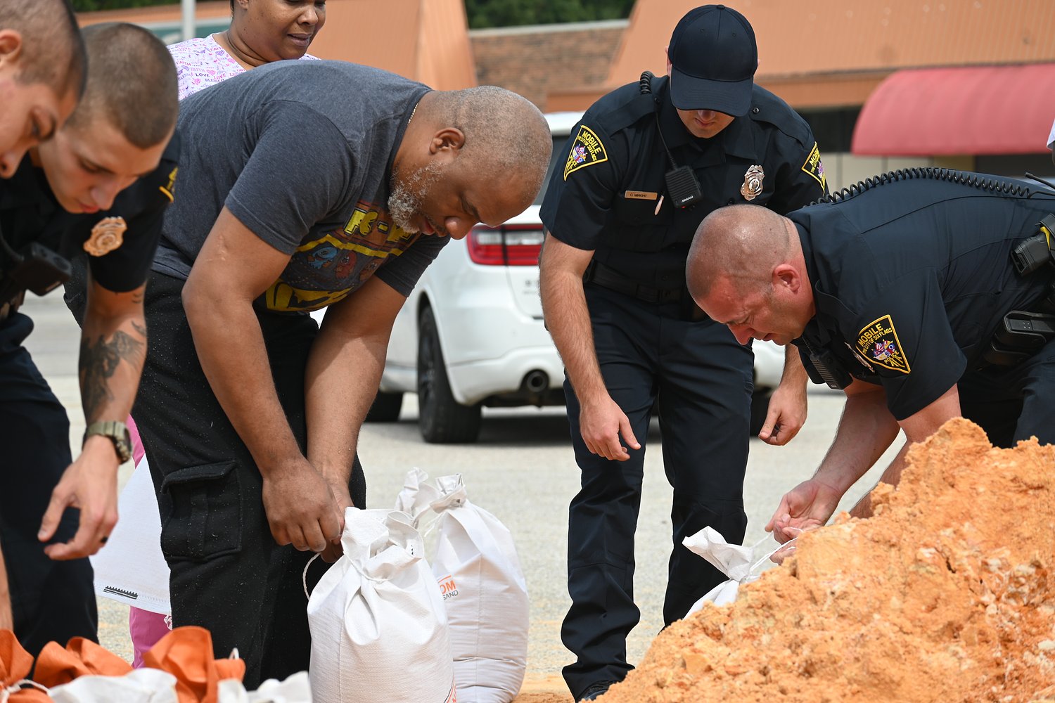 ‘I’m not taking any chances’: Residents prepare for Hurricane Isaias with sandbags