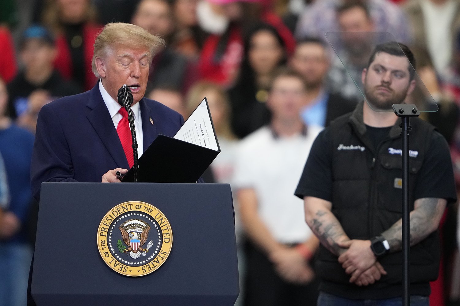 Trump pardons ‘wrongly charged’ Alaska business owners on the spot during midterm rally