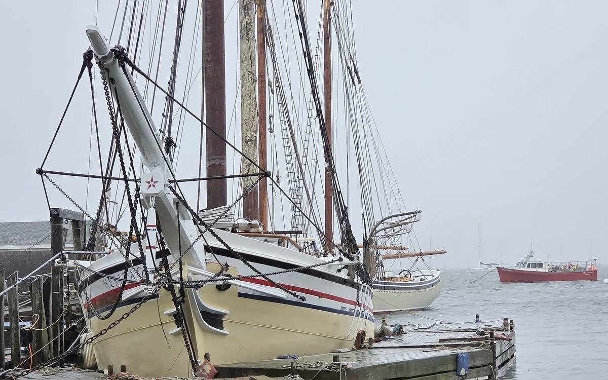Schooner captain disarms passenger with gun while anchored off North Haven