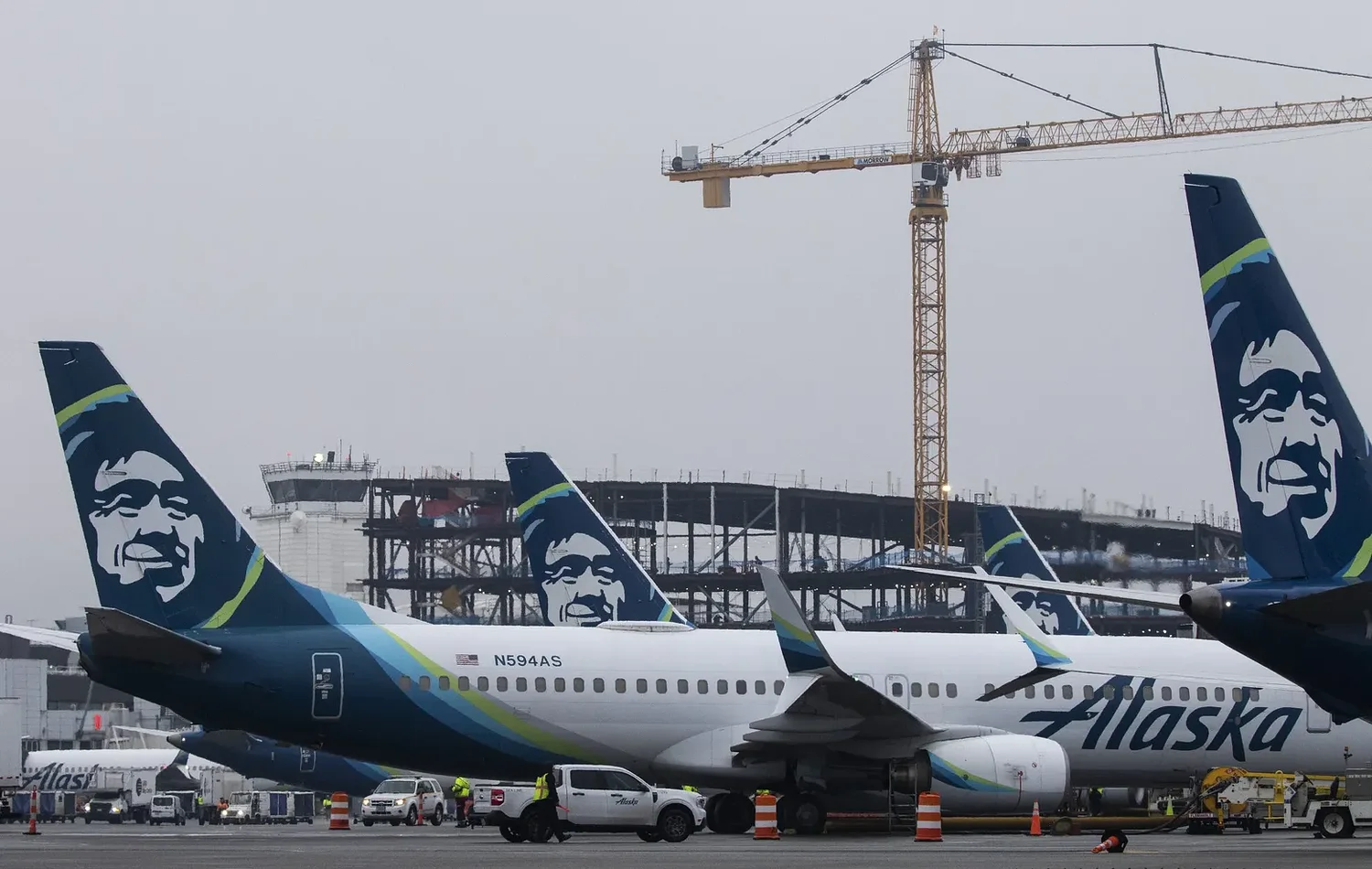 Alaska Air Group lays off 200 people amid high jet fuel prices