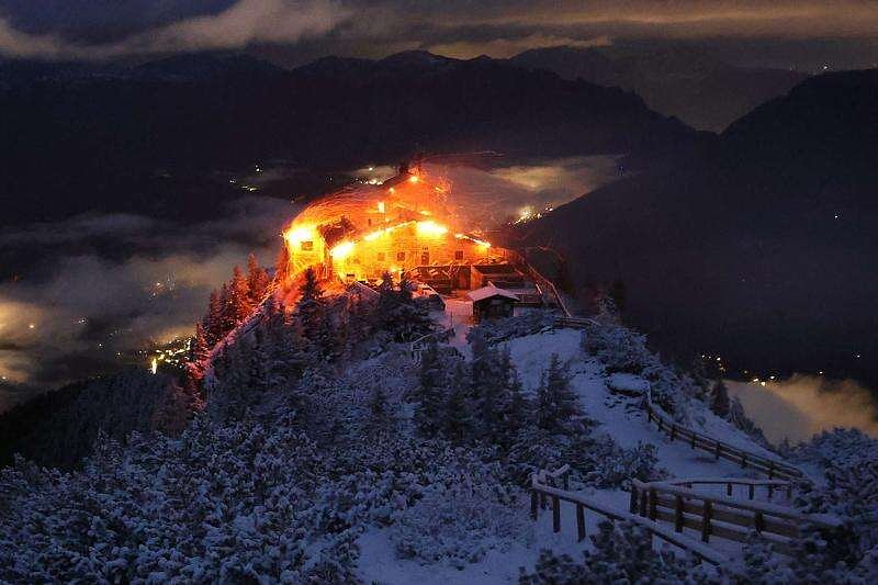 A fire devastates the Eagle’s Nest retreat built for Hitler in Germany. A suspect is detained