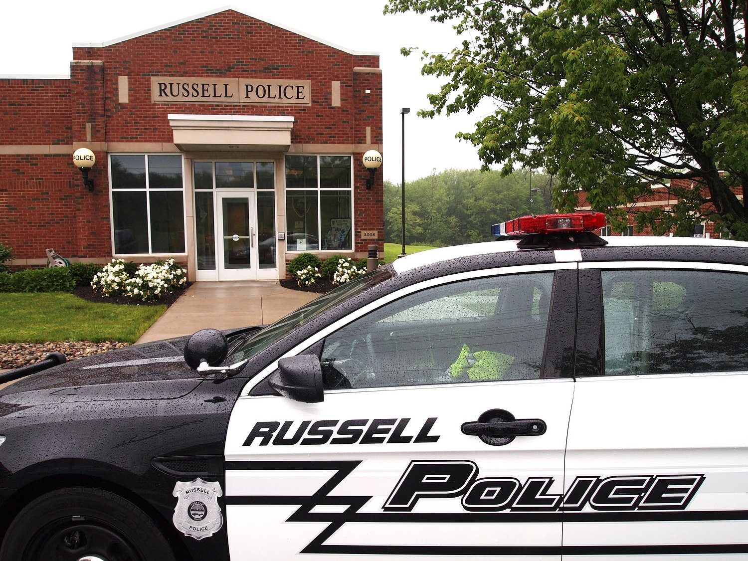 Police check on men napping in vehicles: Russell Township police blotter
