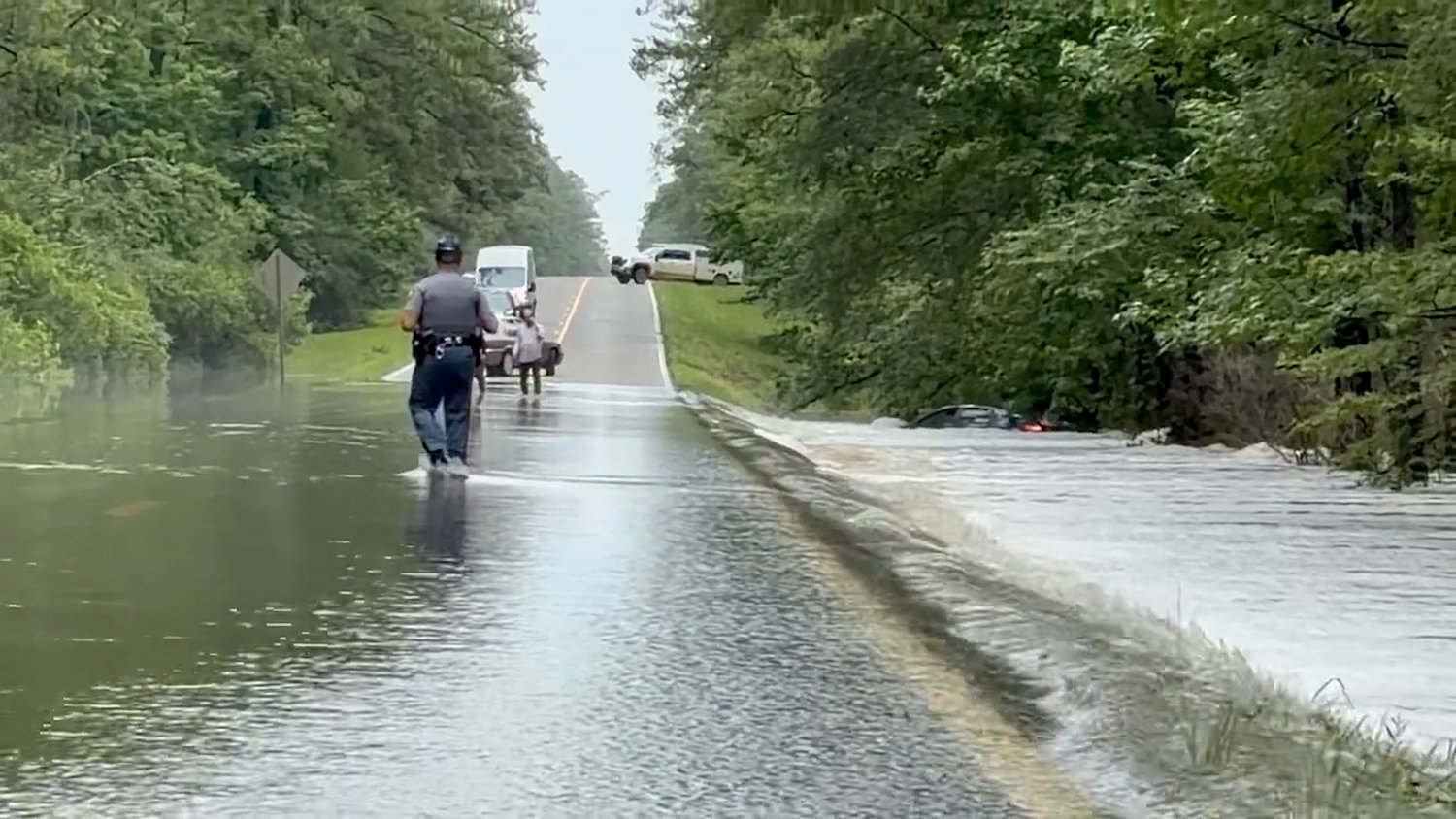 Neighbors in need spur Stone County pair into flood rescues