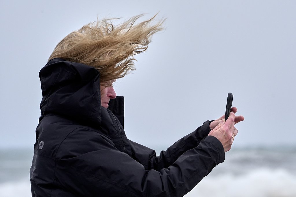 Powerful nor’easter floods Northeast, leaves over 100,000 without power as high tides threaten coast