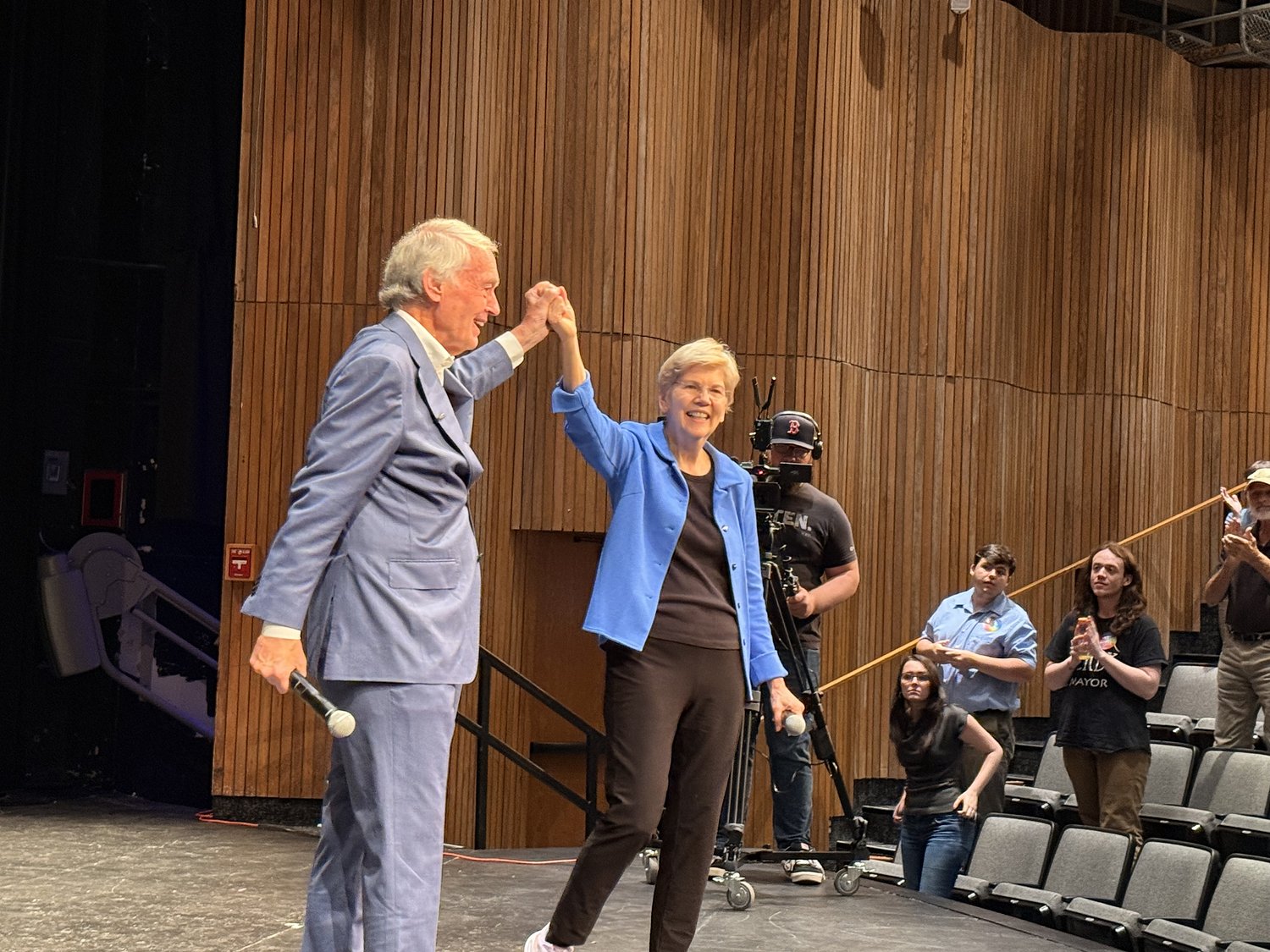 ‘Heart of this battle’: U.S. Sen. Ed Markey discusses affordability at Holyoke Community College forum