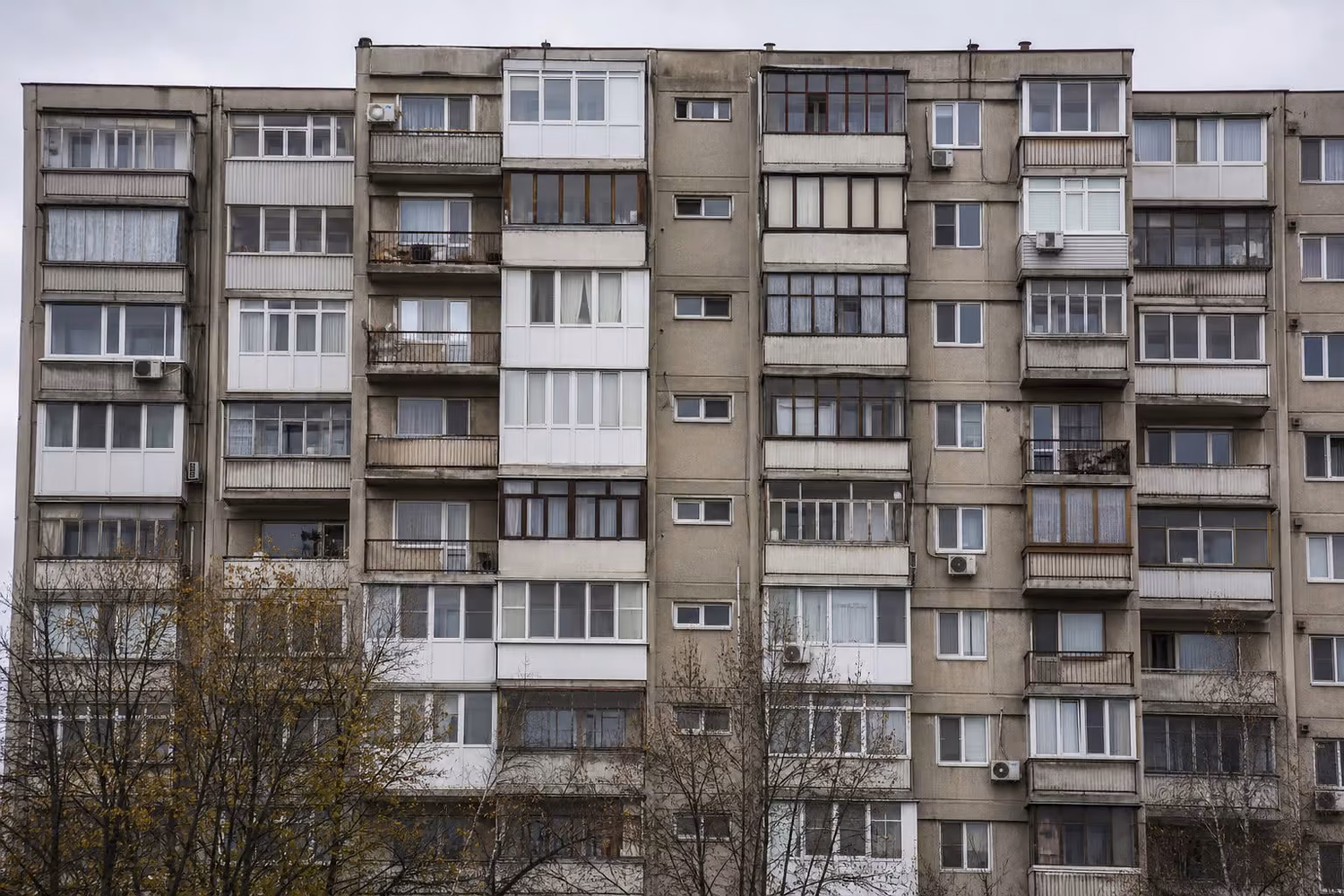 Impozit dublu pe apartament pentru balconul închis fără autorizație: ce cere noul Cod al urbanismului și ce au de făcut sibienii