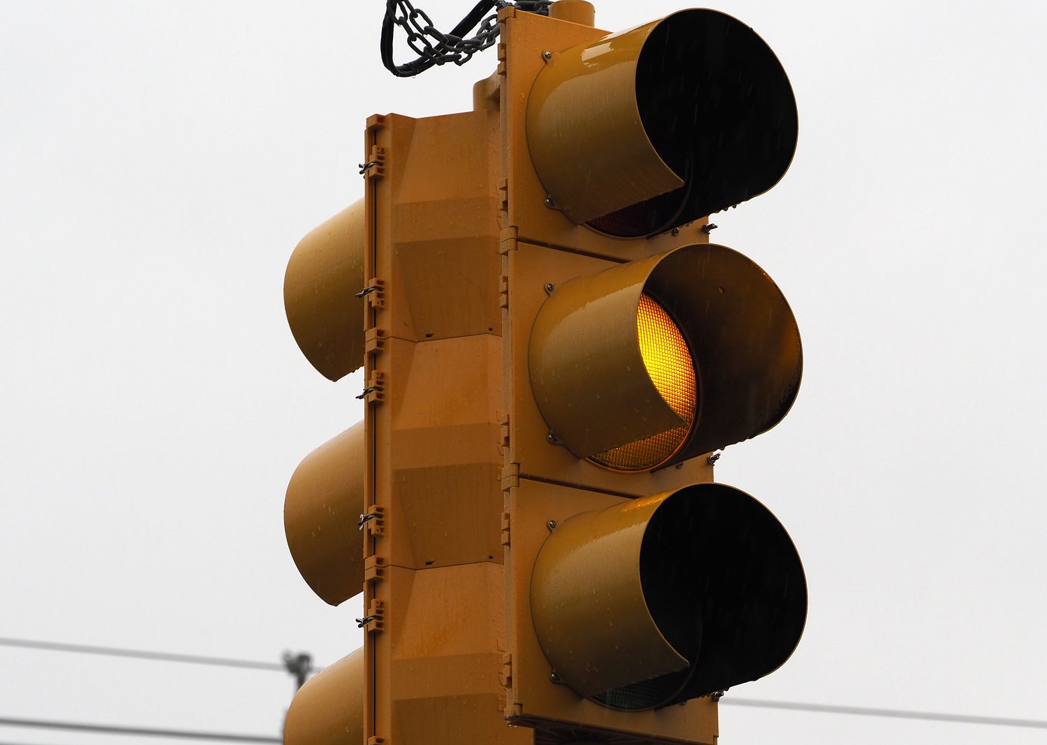 Oregon’s red-light traffic tickets may have a yellow-light problem