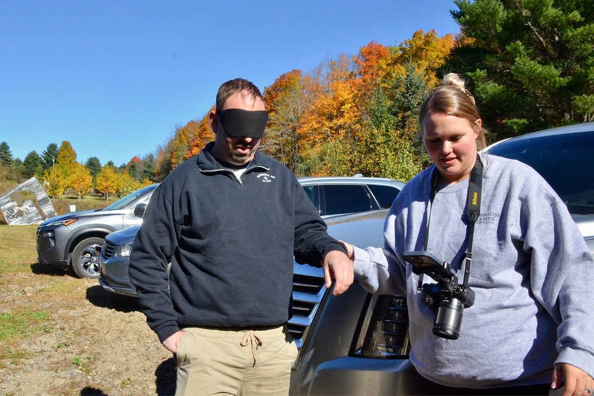 ‘Stranger photo sessions’ lure singles looking for love to Maine
