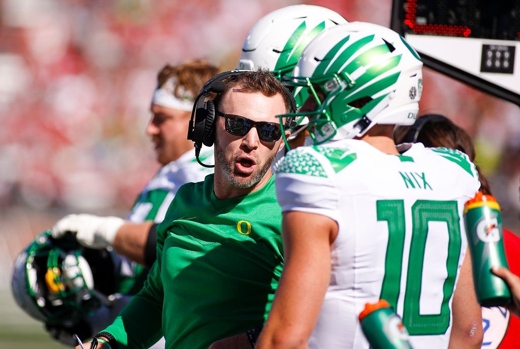 Oregon football fires offensive coordinator Drew Mehringer