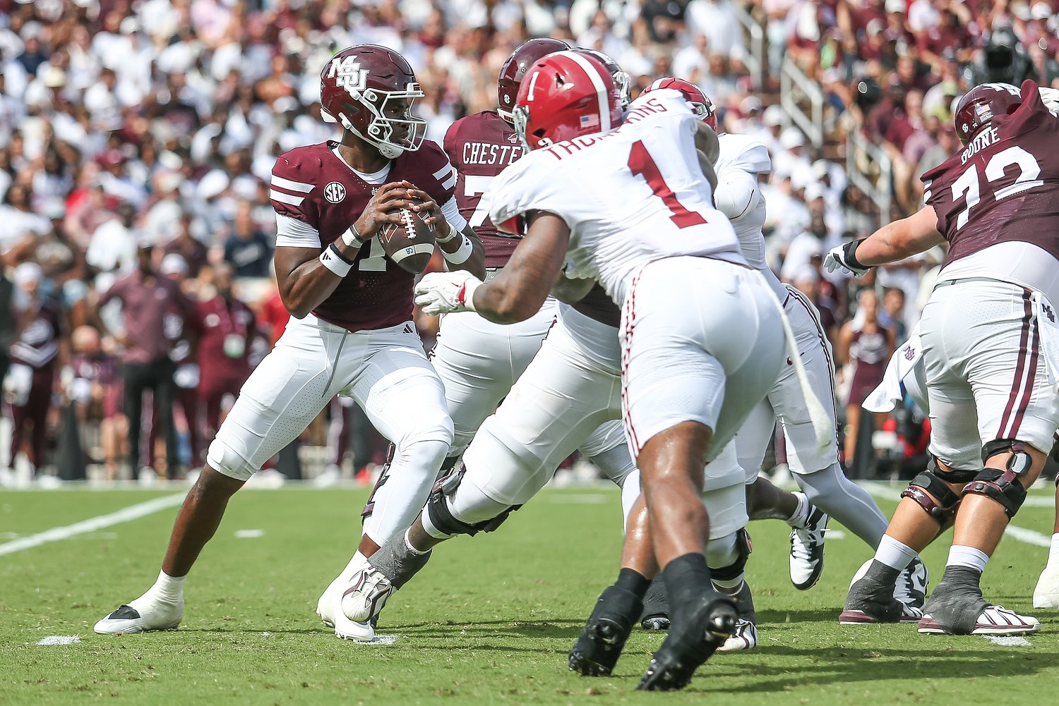 College football’s breakout star needs surgery, out for season