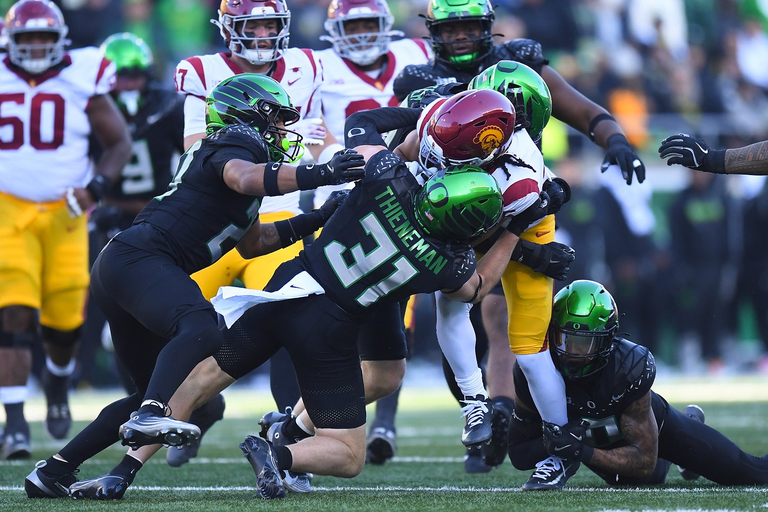 Ducks Game Day Lookout: Oregon heads to USC for a West Coast showdown