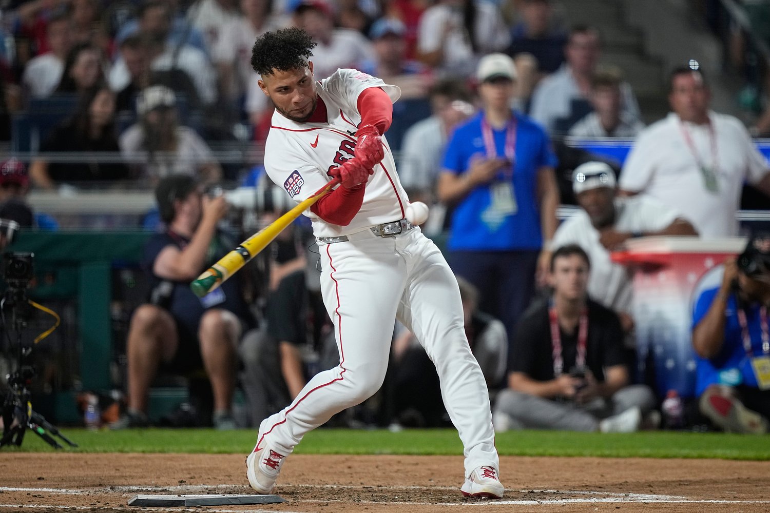 Red Sox’ Willson Contreras embraces villain role in Home Run Derby — and loses in semis