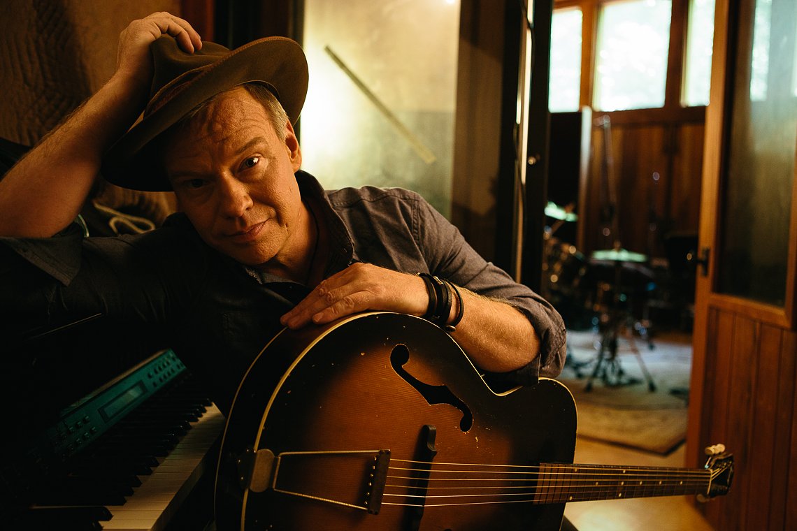 Shawn Mullins to perform at Bass Hall in Peterborough