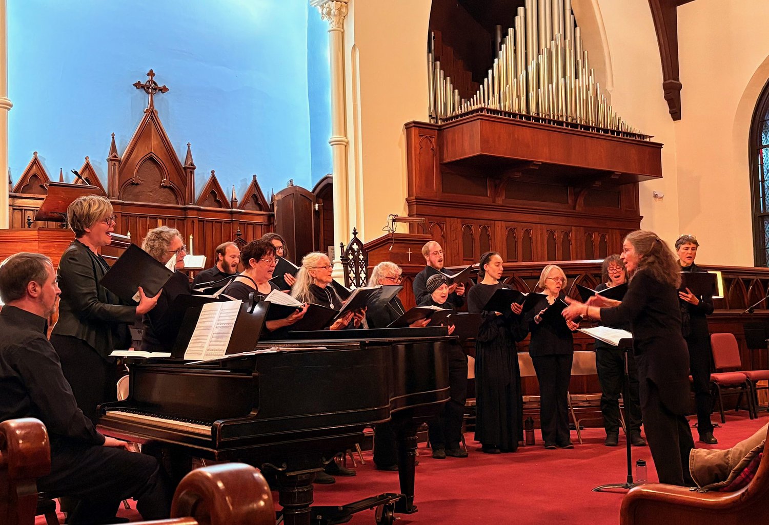 Arts Briefs: Wendell cabaret performance, chorus welcomes members and more