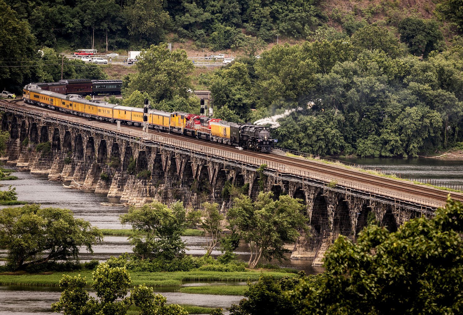 Harrisburg area gets a glimpse of historic Big Boy train over iconic bridge