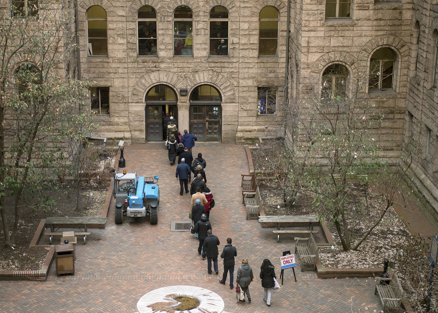 Pa. county to light courthouse blue in honor of late 40-year employee