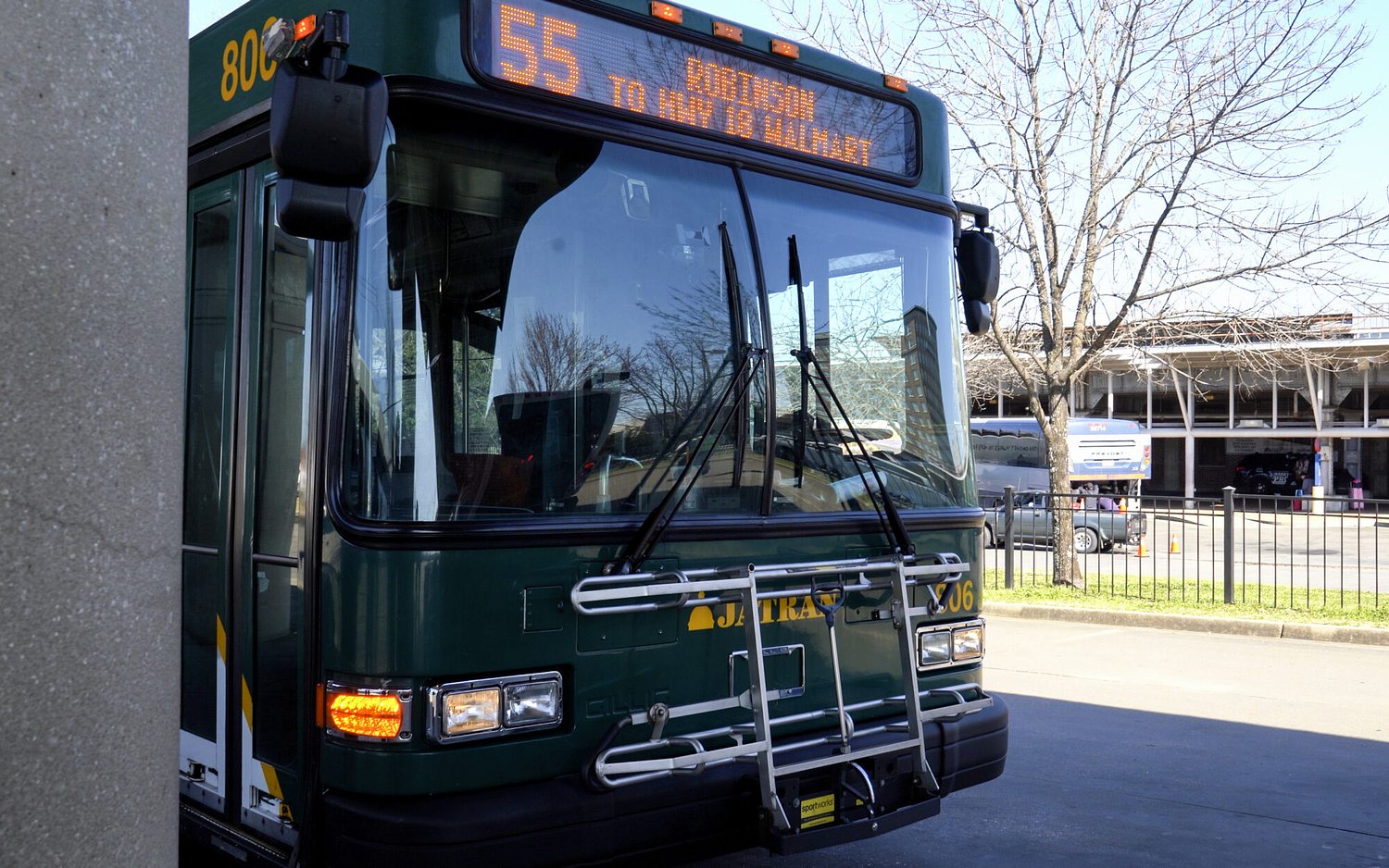 Jackson bus drivers threaten to walk off the job Monday as talks continue into the weekend