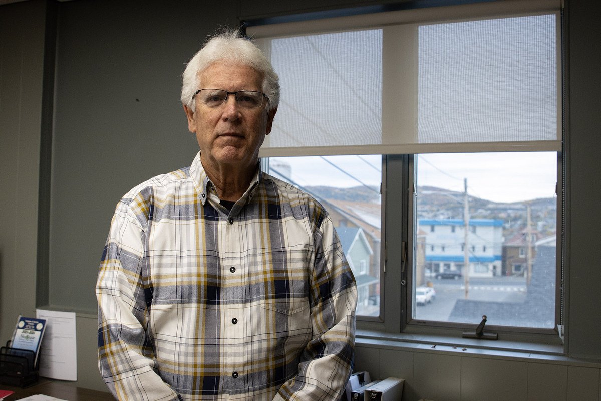 He retired as a town manager 13 years ago. He keeps coming back to guide towns in crisis.