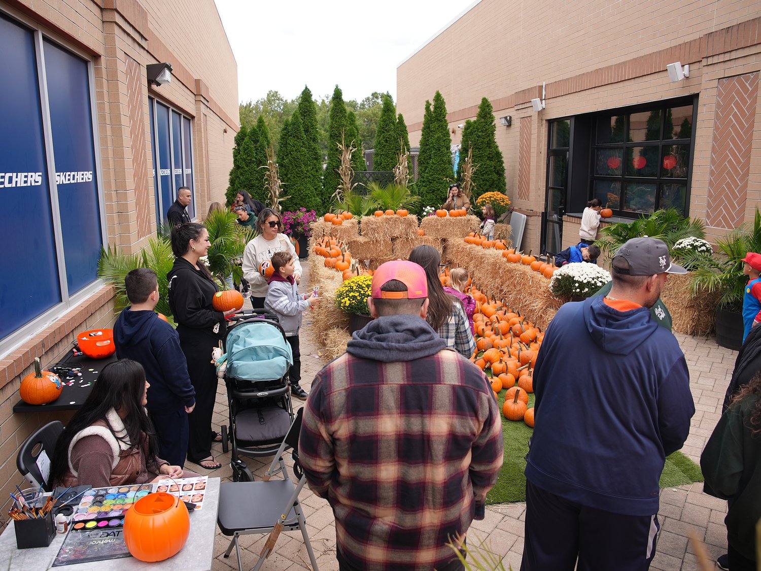 At Staten Island restaurant, pumpkins replaced patio tables for a day of giving back