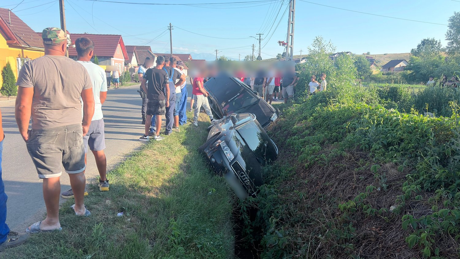 Accident la Nocrich: două mașini au ajuns în șanț / video foto UPDATE