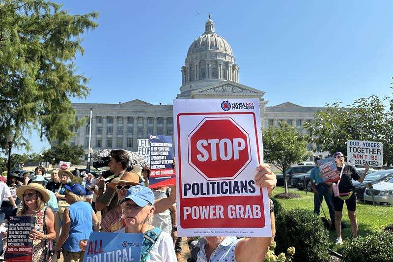 Appeals court favors Trump-backed Missouri congressional map, but Supreme Court will have final say