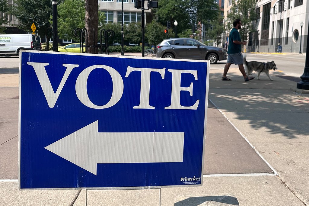 Wisconsin, Minnesota primaries are next to feature progressive clash with Democratic establishment