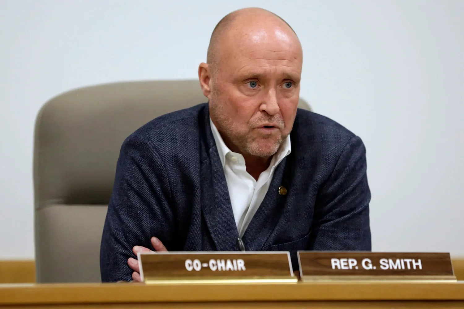 ‘Up to voters of his district’: Oregon lawmakers mostly silent on Rep. Greg Smith ethics violations
