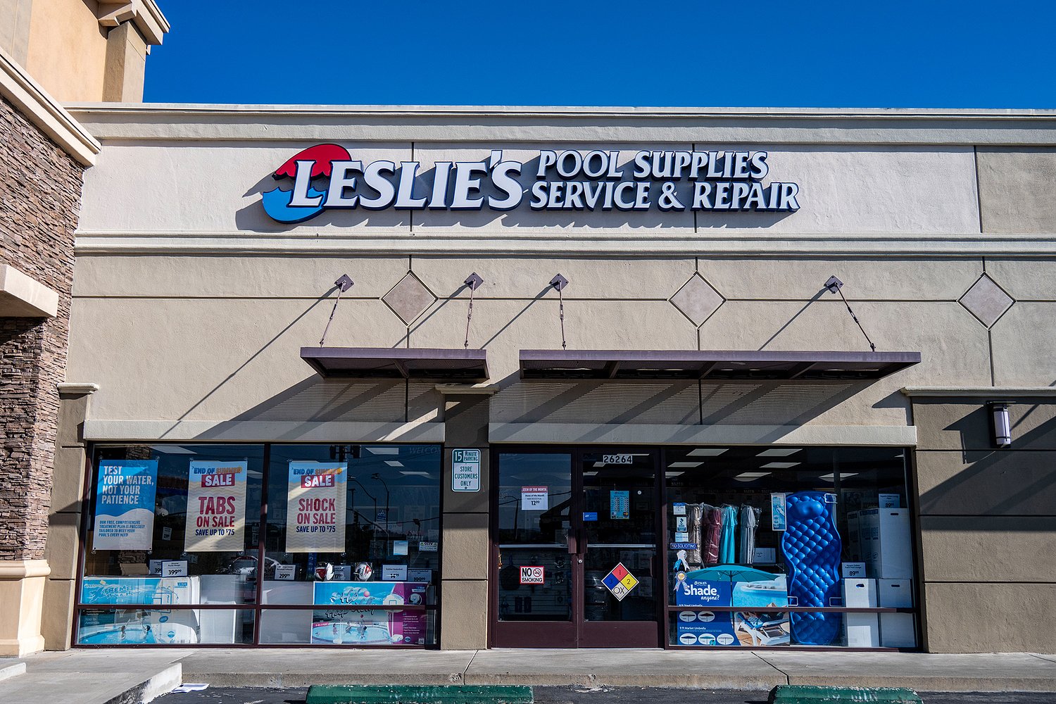 Pool supply giant closes 8 stores across the Bay Area
