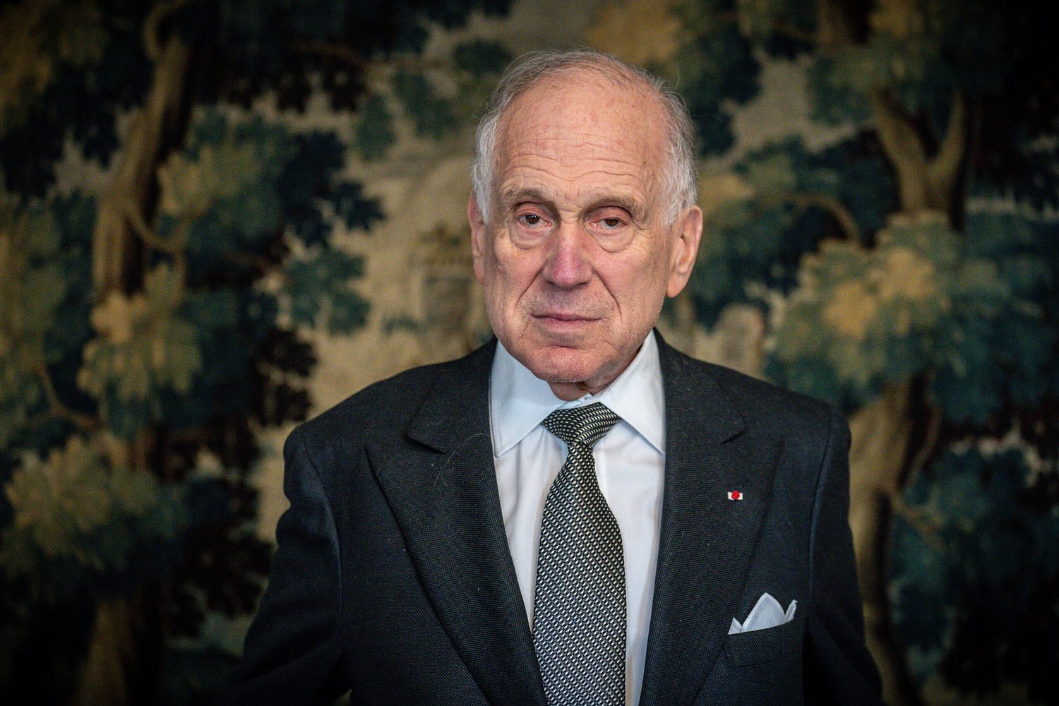 Makeup breakup for Lauder, Bibi