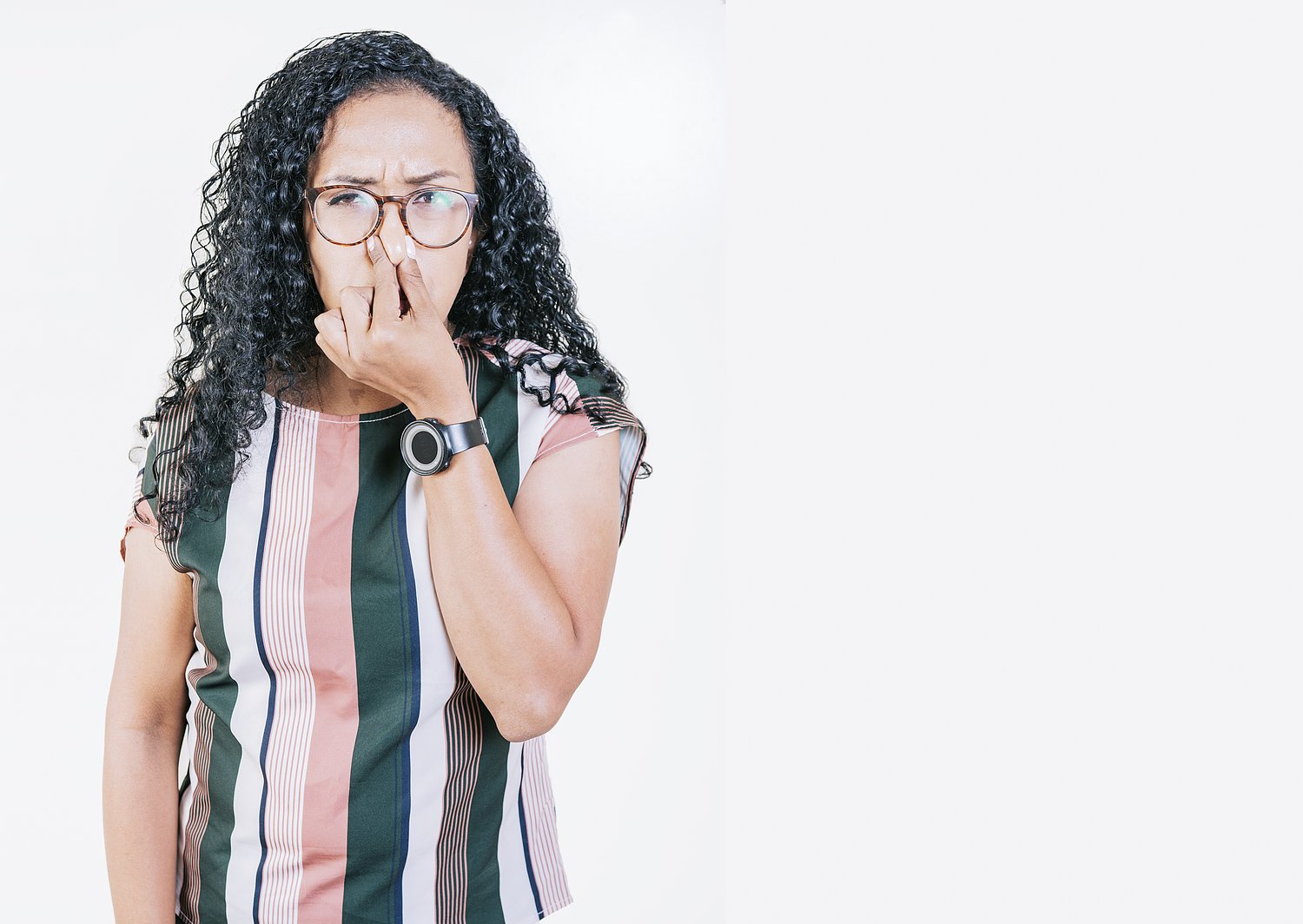 Miss Manners: Should I claim allergies to get my teen to stop pouring on the body spray?