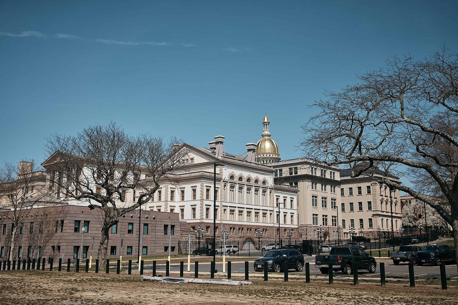 Who gets to park at the New Jersey Capitol? Proposal would exclude public from State House parking garage