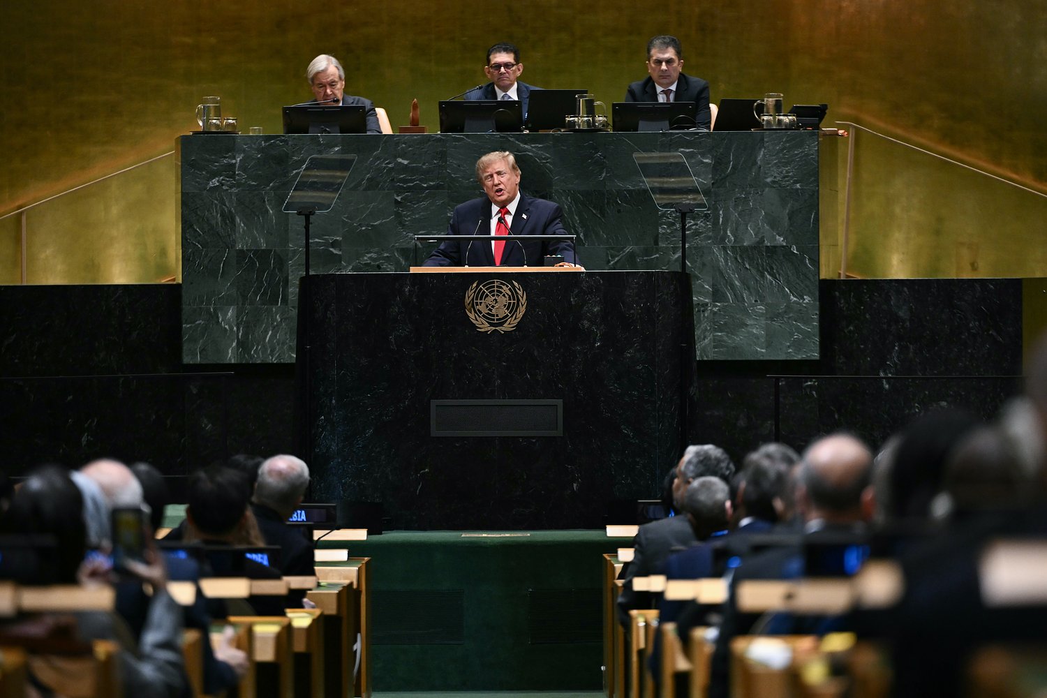 Trump talks tough on Iran, even as he predicts diplomatic deal after midterms