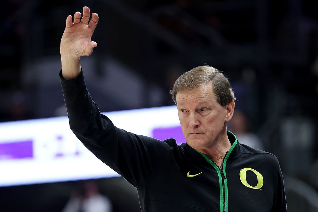 Longtime Oregon men’s basketball coach Dana Altman retires