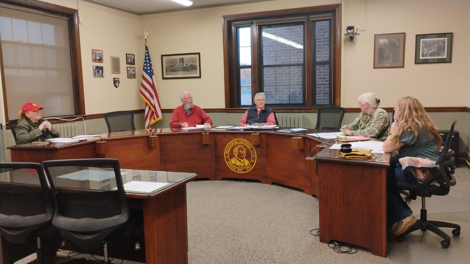 Athol committee votes to suspend holiday free parking tradition