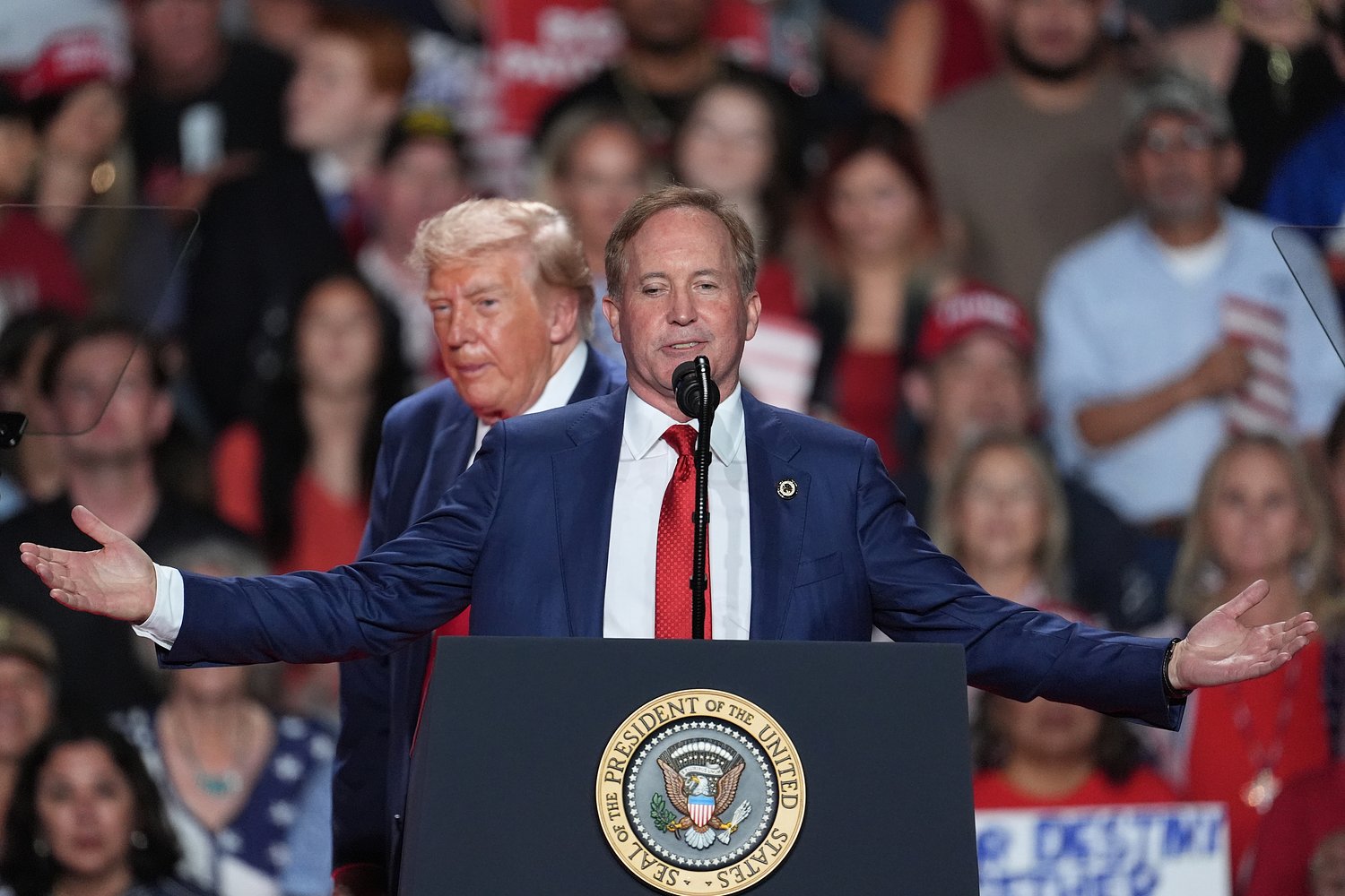 Critics pounce on report that Paxton partied with 2 fugitives, mistress in Dubai: ‘Our crooked Ken’