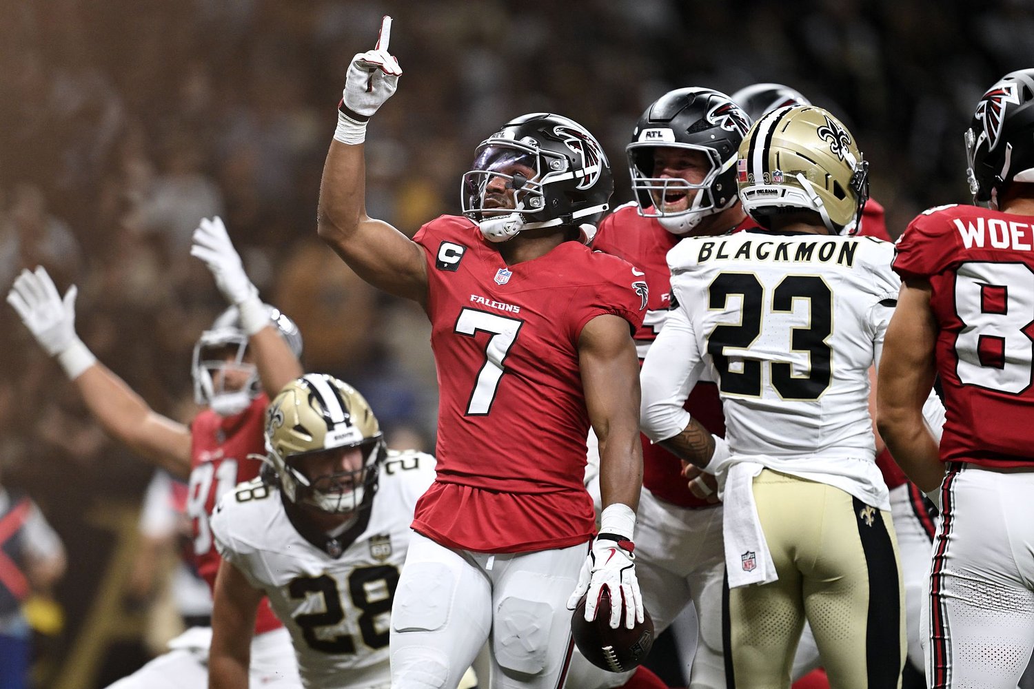Bijan Robinson's big production and efficient play from Michael Penix Jr. sparks Falcons' turnaround