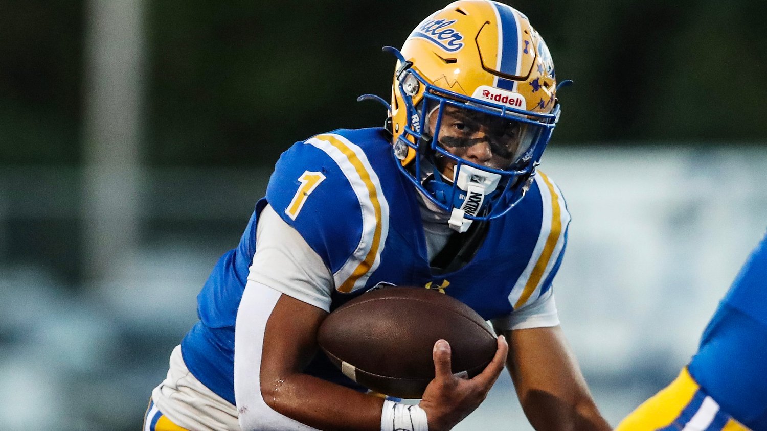 Diaz lifts Butler football in road win over Hawthorne