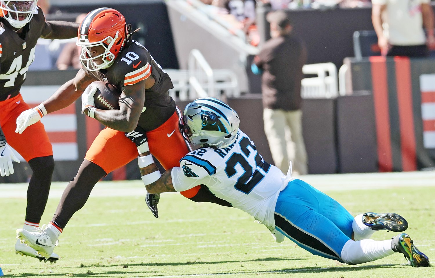 Browns escape with a win over the Panthers; now imagine where this could go if the offense gets right: Dan Labbe