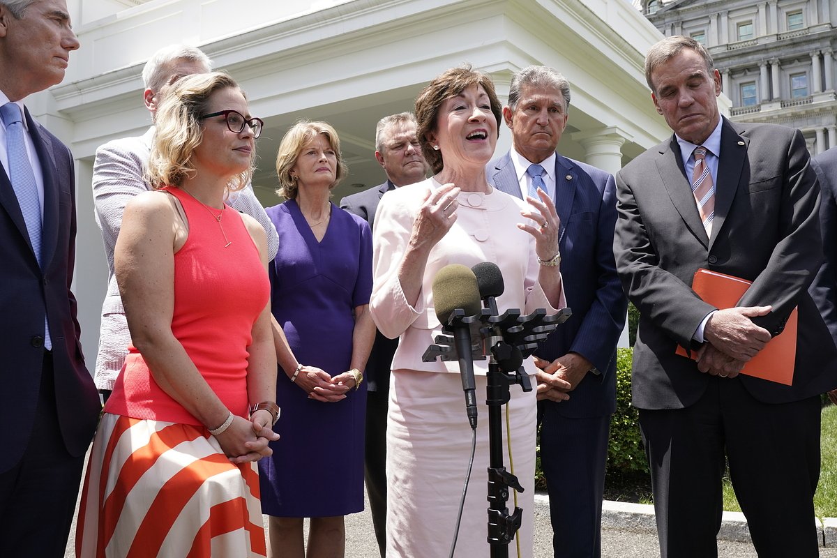 Replacing a respected, effective senator like Susan Collins will hurt Maine