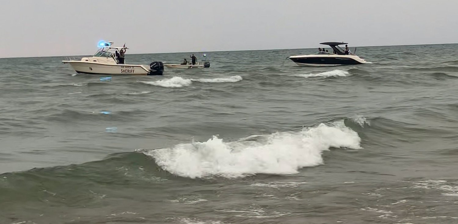 9 rescued from disabled, drifting boat during Lake Michigan thunderstorm