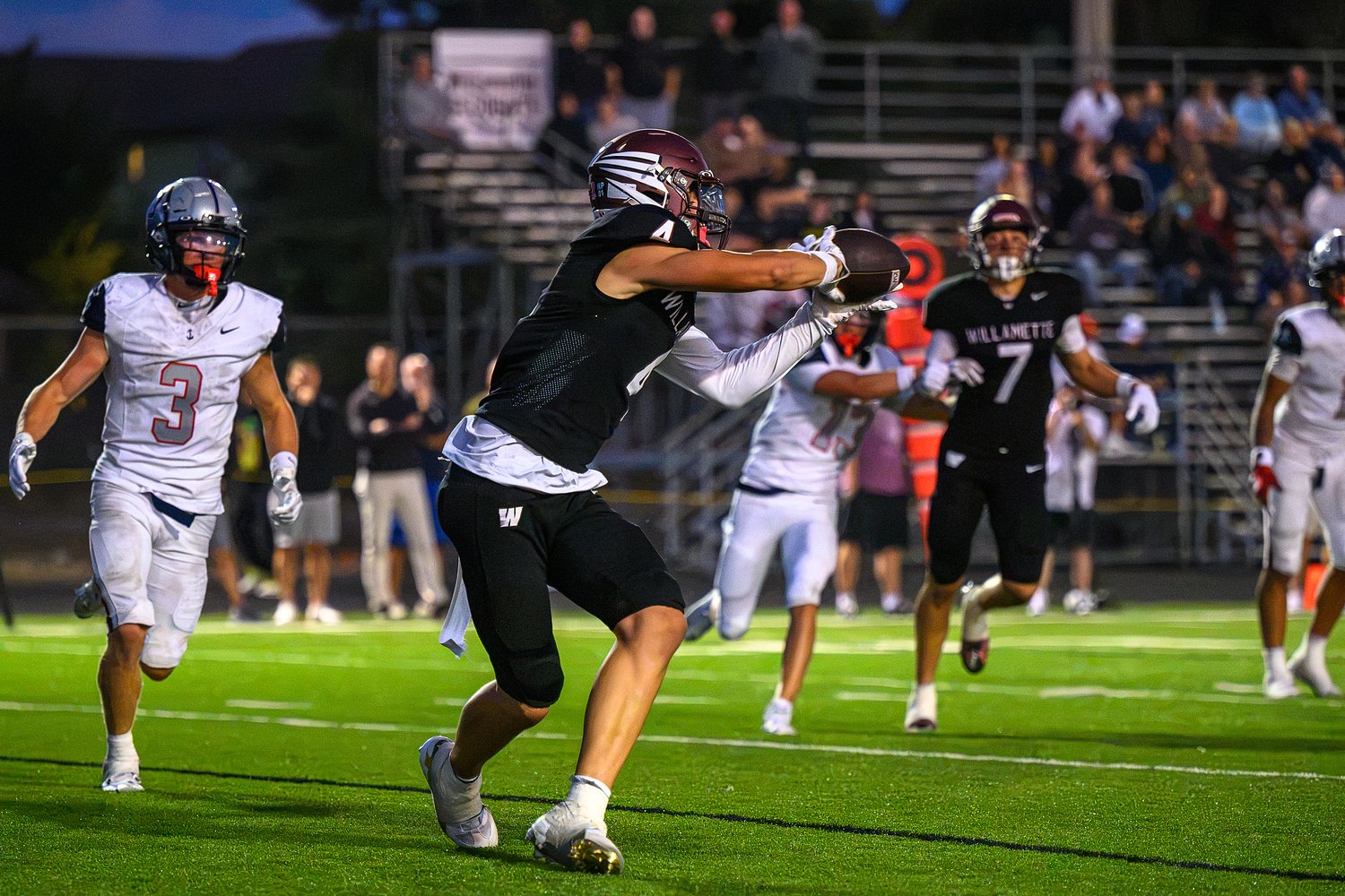 Willamette football lacks rhythm in season-opening loss to Lake Oswego