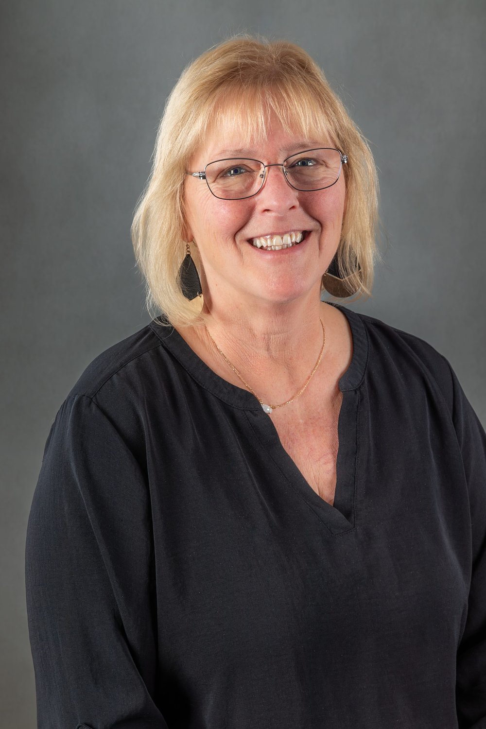 Banker Tonya Waters ends career at Savings Bank of Walpole