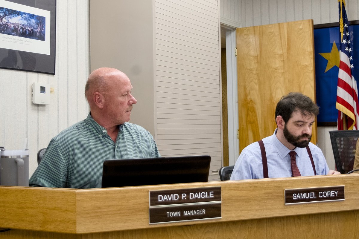 Aroostook town divided over concert funding but will go on with show
