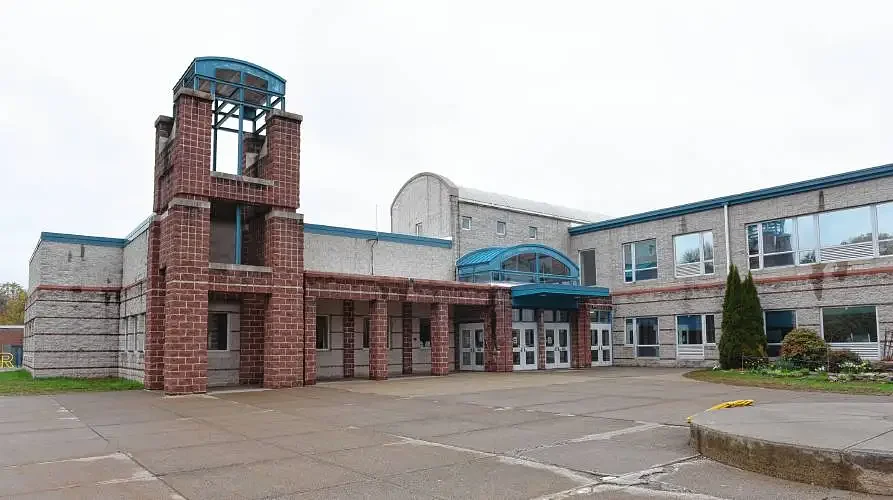 Southampton's Pomeroy Meadow Road to get sidewalks, drop-off lane in plan for safer route to Norris Elementary