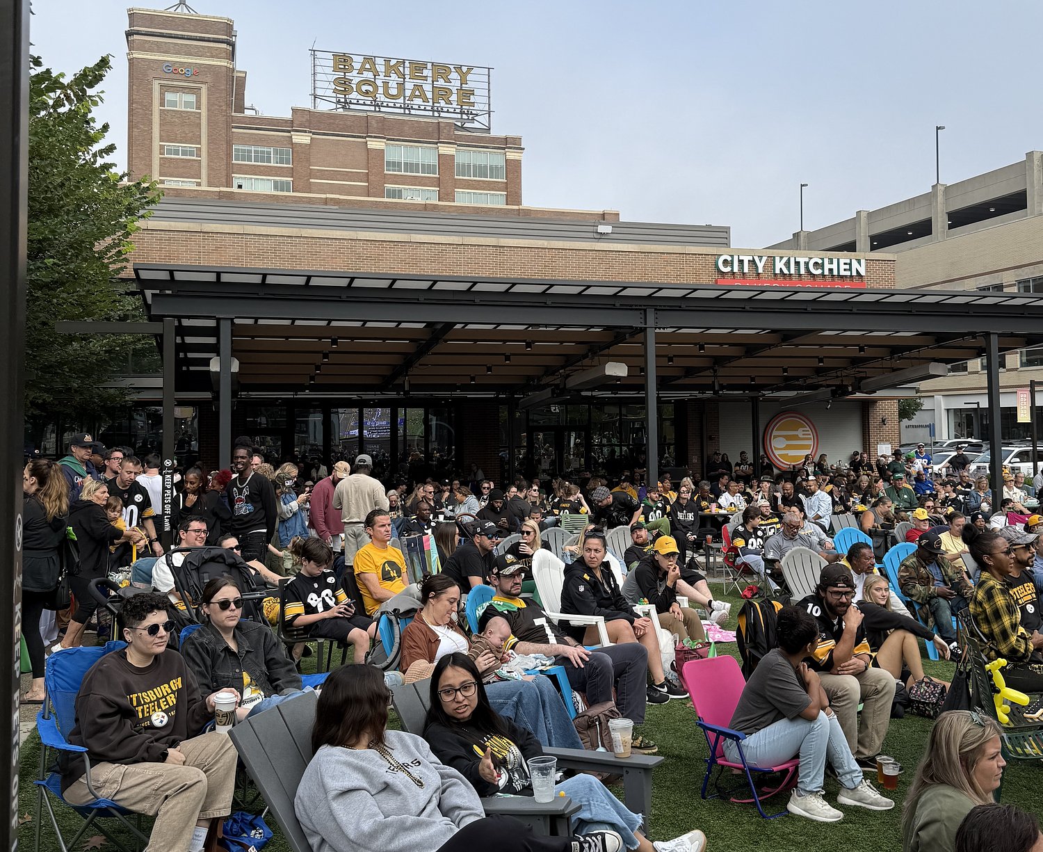 Bonjour, Steelers nation: As they play in Paris, you can hit a chic watch party