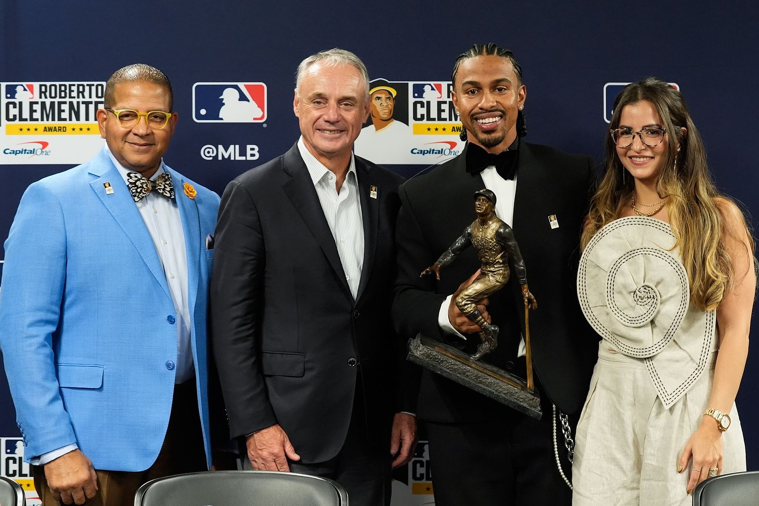 Mets' Francisco Lindor wins Roberto Clemente Award for humanitarian work