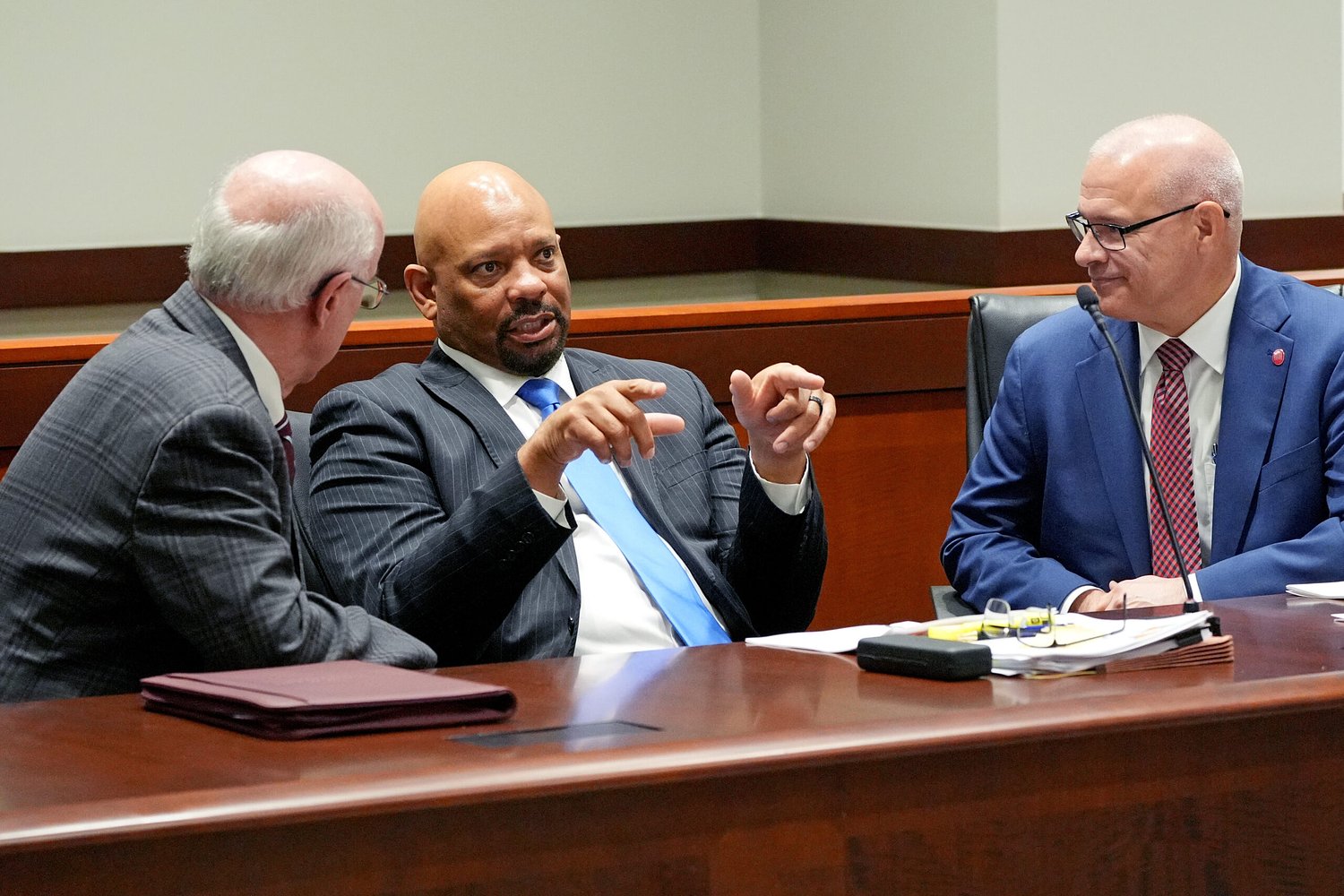 Mississippi college board extends commissioner's contract and boosts his pay